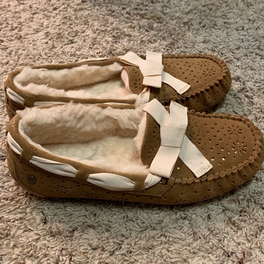 UGG Dakota Sunshine Moccasins